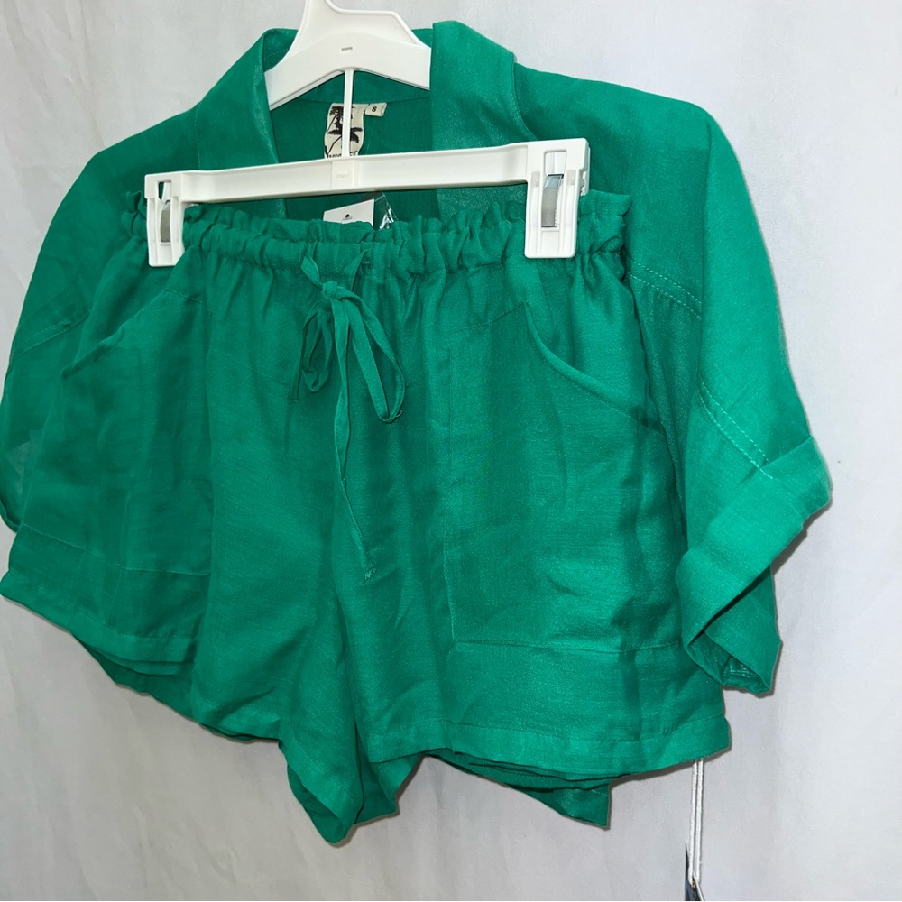 NWT Violet Sky Two Piece Shorts and Button Down Crop Top Size Small Green